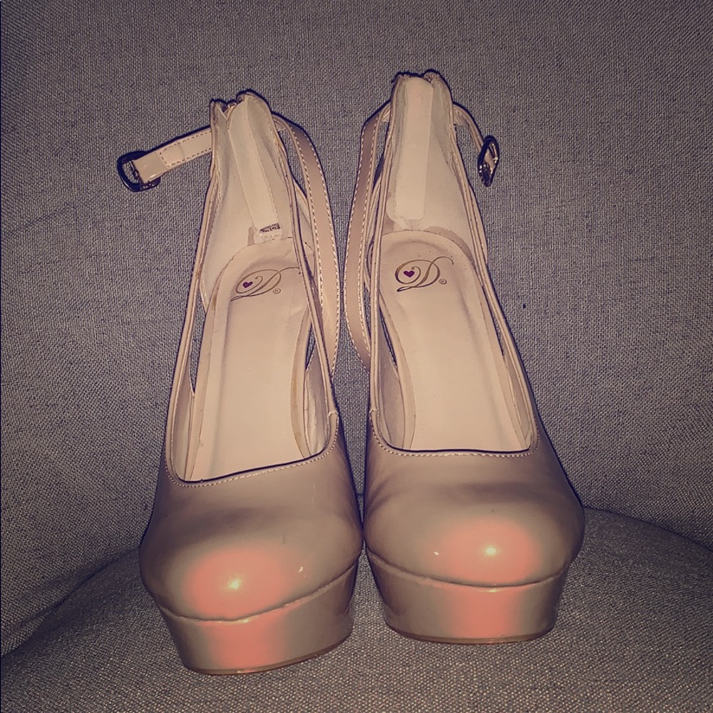 Beige heels
